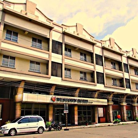 โรงแรมเอ็มโอ2 เวสทาวน์ ซานจวน บาโคลอด ภายนอก รูปภาพ