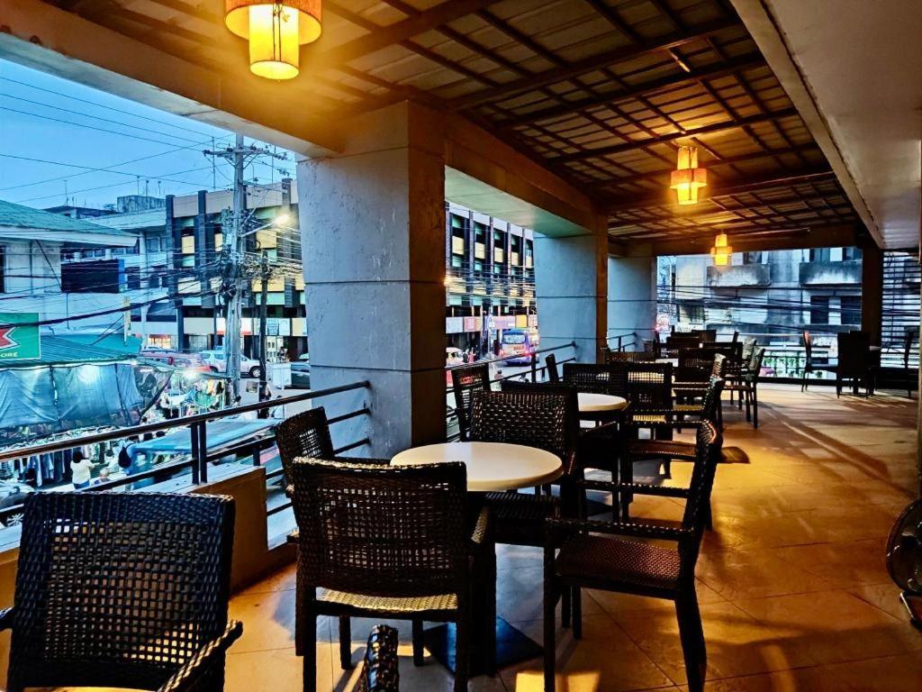 โรงแรมเอ็มโอ2 เวสทาวน์ ซานจวน บาโคลอด ภายนอก รูปภาพ