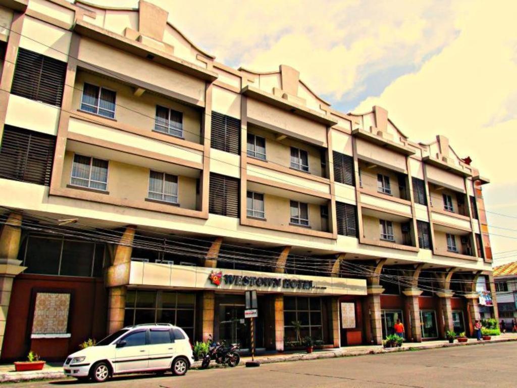 โรงแรมเอ็มโอ2 เวสทาวน์ ซานจวน บาโคลอด ภายนอก รูปภาพ