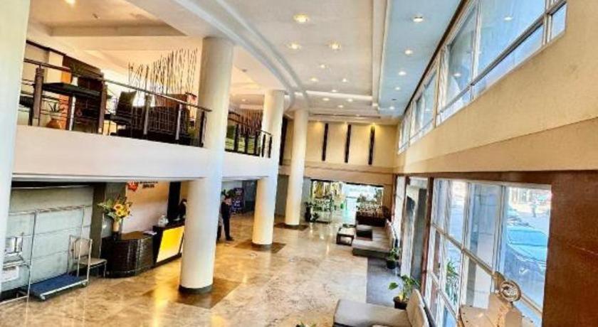 โรงแรมเอ็มโอ2 เวสทาวน์ ซานจวน บาโคลอด ภายนอก รูปภาพ