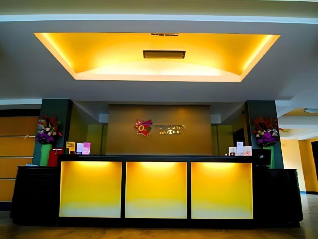 โรงแรมเอ็มโอ2 เวสทาวน์ ซานจวน บาโคลอด ภายนอก รูปภาพ