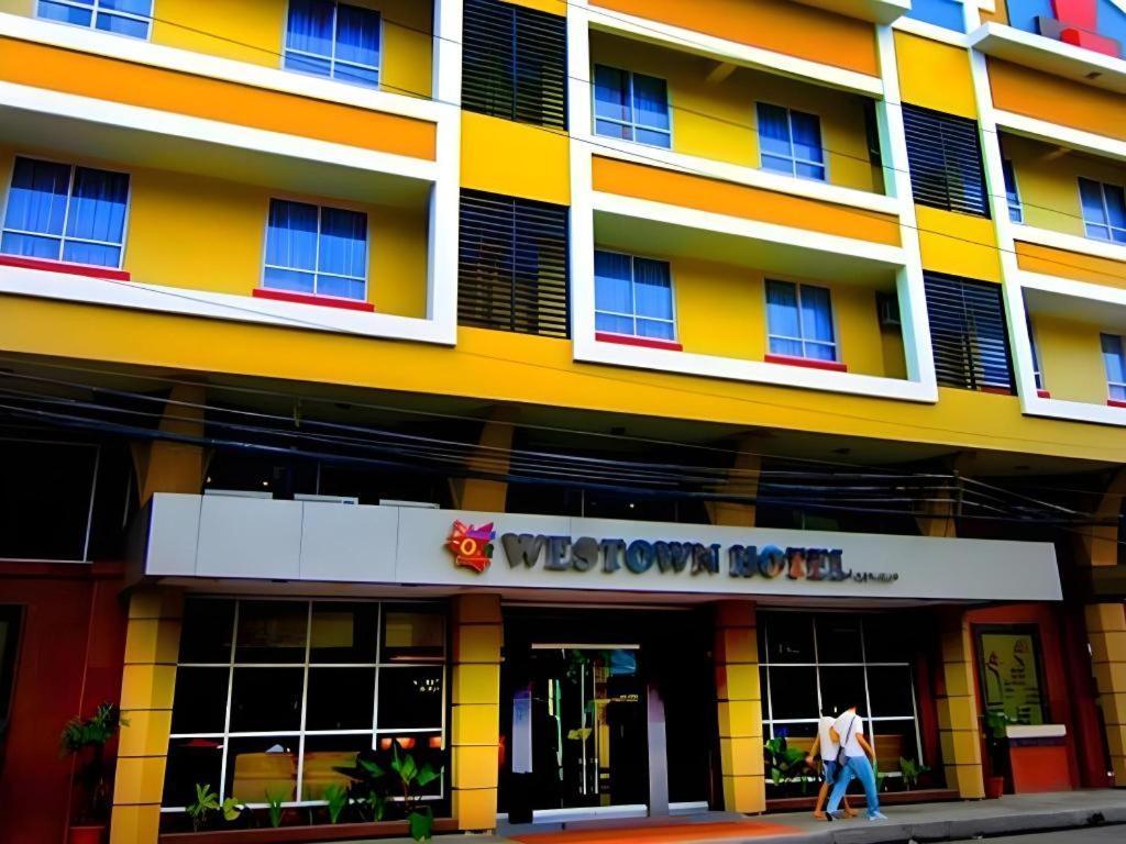 โรงแรมเอ็มโอ2 เวสทาวน์ ซานจวน บาโคลอด ภายนอก รูปภาพ