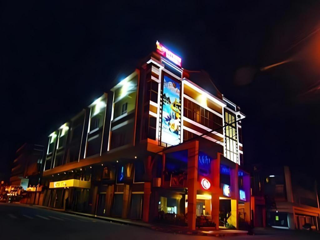 โรงแรมเอ็มโอ2 เวสทาวน์ ซานจวน บาโคลอด ภายนอก รูปภาพ
