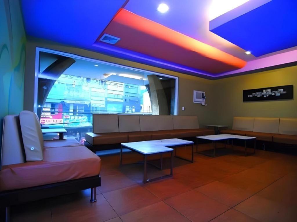 โรงแรมเอ็มโอ2 เวสทาวน์ ซานจวน บาโคลอด ภายนอก รูปภาพ