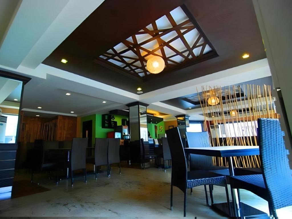 โรงแรมเอ็มโอ2 เวสทาวน์ ซานจวน บาโคลอด ภายนอก รูปภาพ
